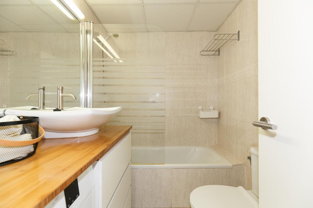 Uhc Michelangelo Apartments Салоу Экстерьер фото